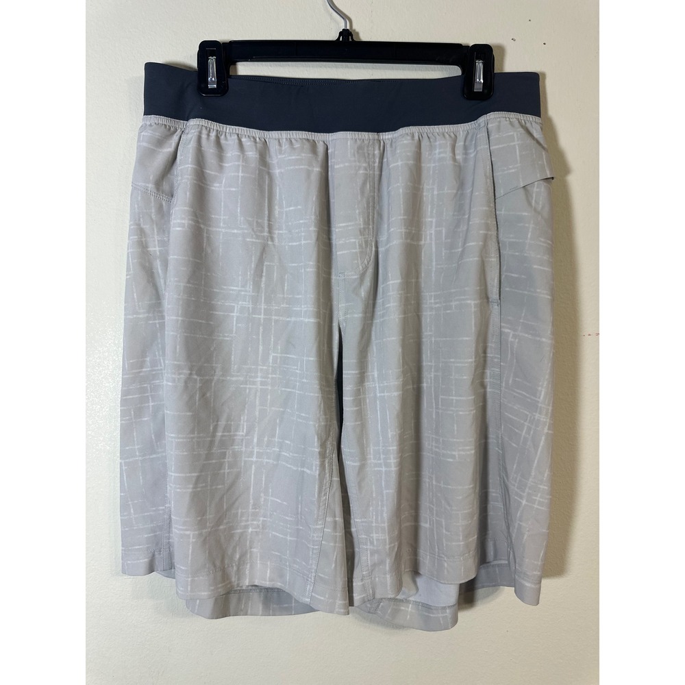 Lululemon‎ Men's Training Shorts Lightweight Athletic Gray Plaid L